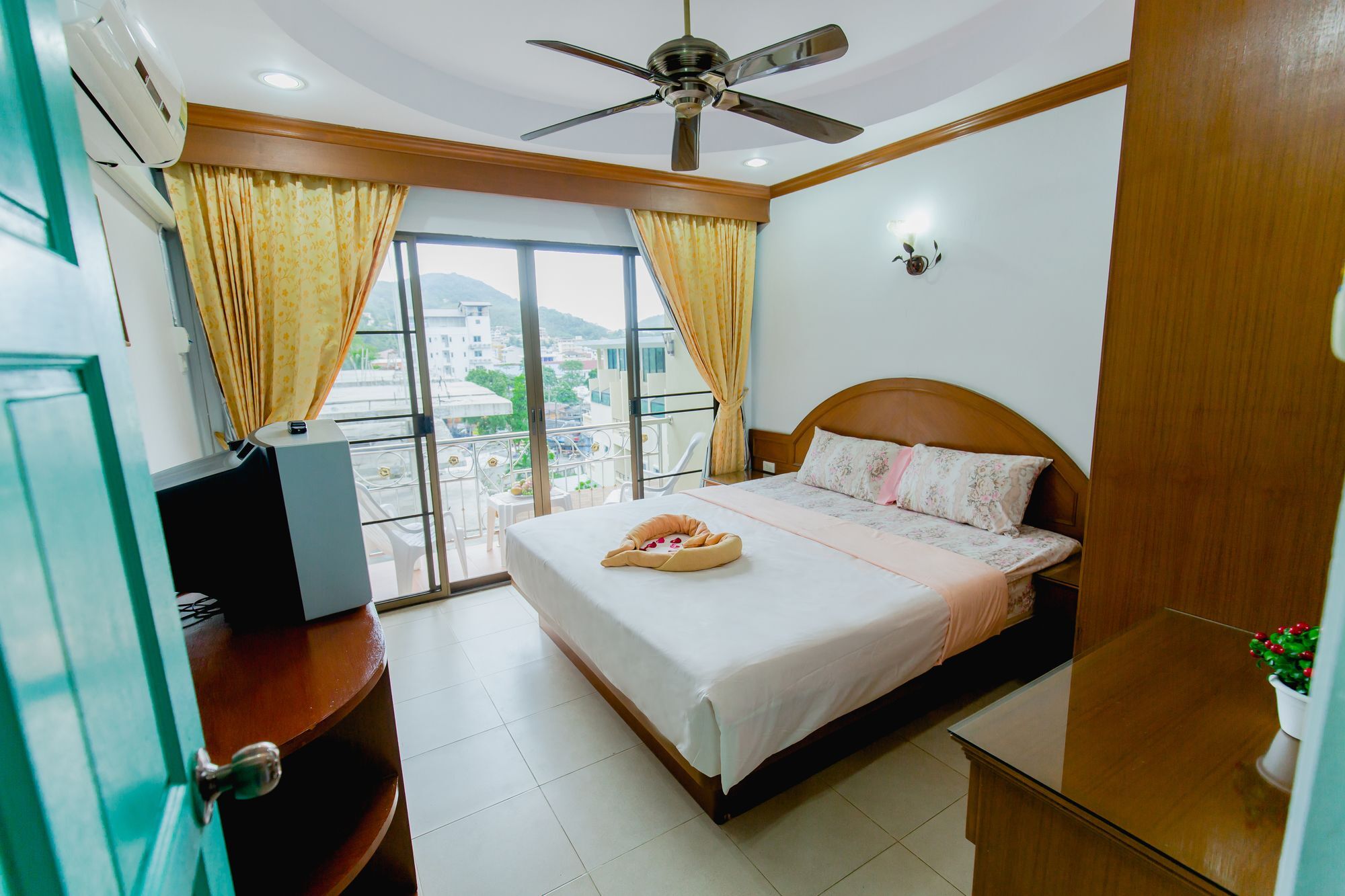 อาร์เค เกสท์เฮ้าส์ Hotel Patong ภายนอก รูปภาพ